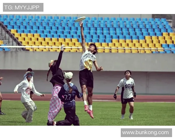 飞盘战术解析:南京飞盘队如何利用边路渗透撕裂防线 飞盘战术解析:南京飞盘队如何利用边路渗透撕裂防线