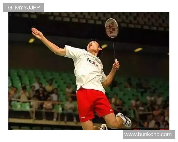 上海羽毛球队整体压制战术解析及其在比赛中的应用与优势 上海羽毛球队整体压制战术解析及其在比赛中的应用与优势