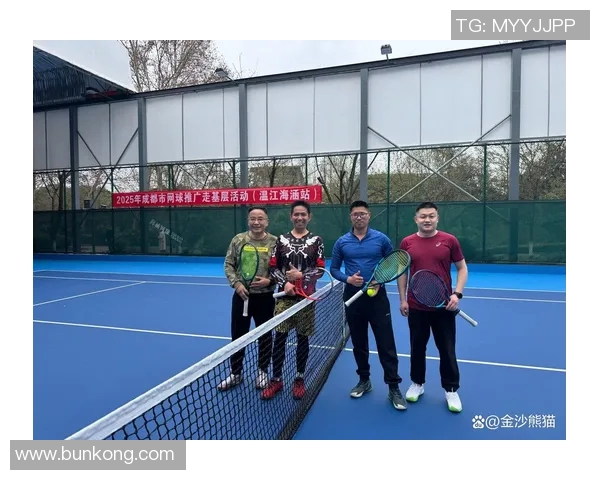 成都网球队的灵活性揭秘:网球巨献背后的训练与技巧探索 成都网球队的灵活性揭秘:网球巨献背后的训练与技巧探索