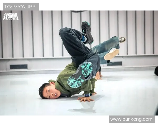 重庆街舞队边路渗透战术解析与街舞文化的深度融合探讨