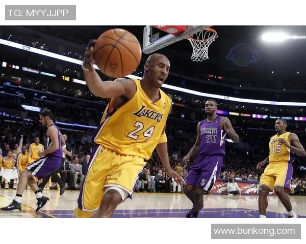 科比在2003年对阵骑士的精彩表现与传奇时刻回顾