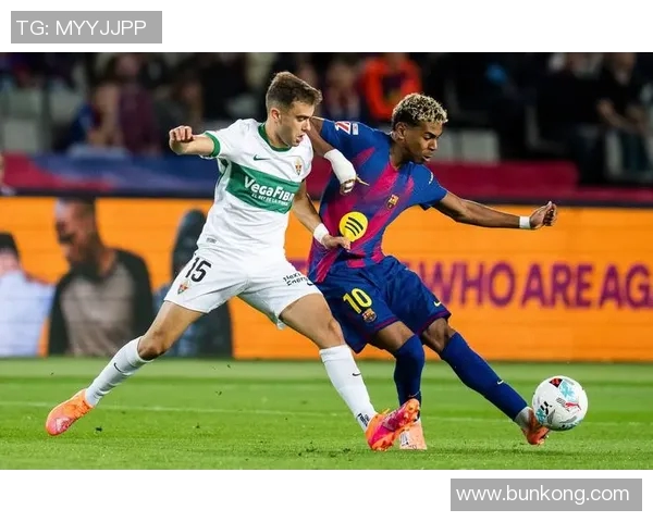 努涅斯在足球赛场的崛起与挑战解析，展望未来发展潜力与职业生涯轨迹