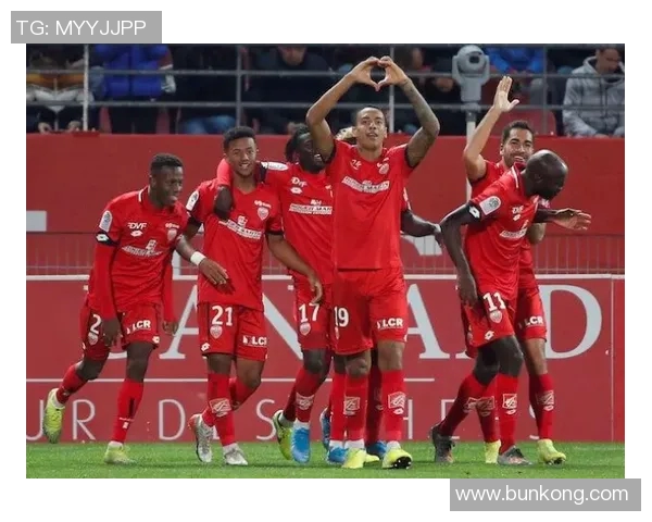 第戎与史特拉斯堡的激烈对决分析与赛季展望