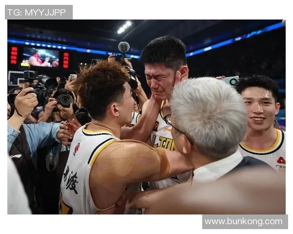 胡金秋:从青涩新星到篮球场上的璀璨明星之路 胡金秋:从青涩新星到篮球场上的璀璨明星之路