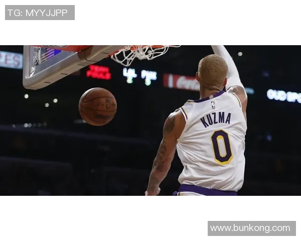 凯尔库兹马的篮球之路：从新秀到明星的成长故事与挑战